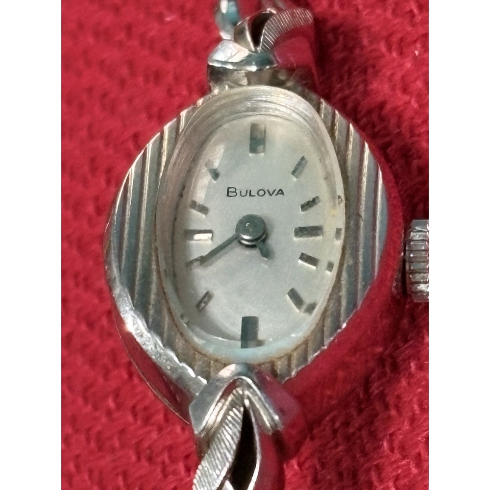 Vintage Bulova M9 17 Jewels Ladies 10K Plated Watch Swiss Made Does not run.